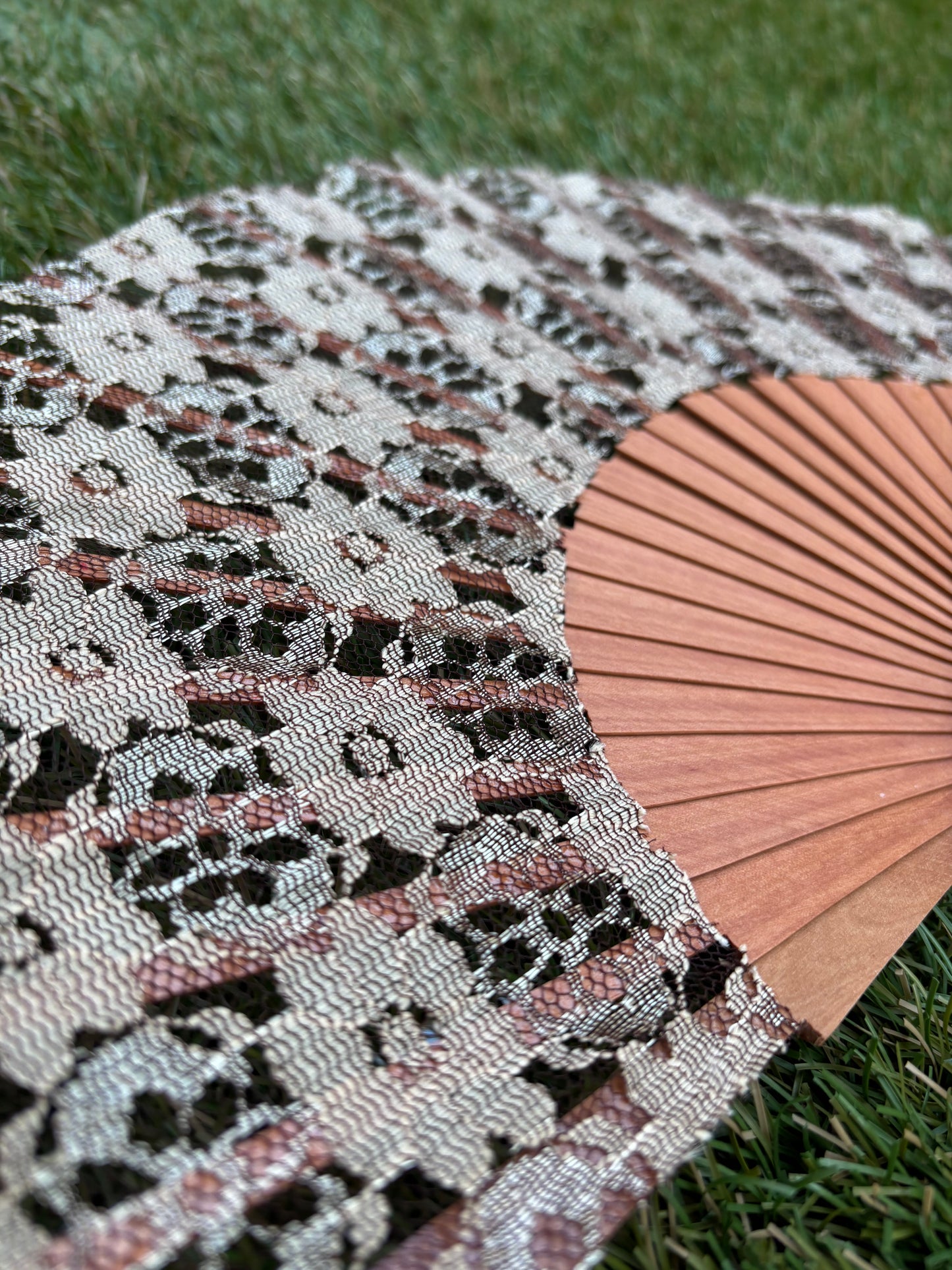 Abanico encaje beige