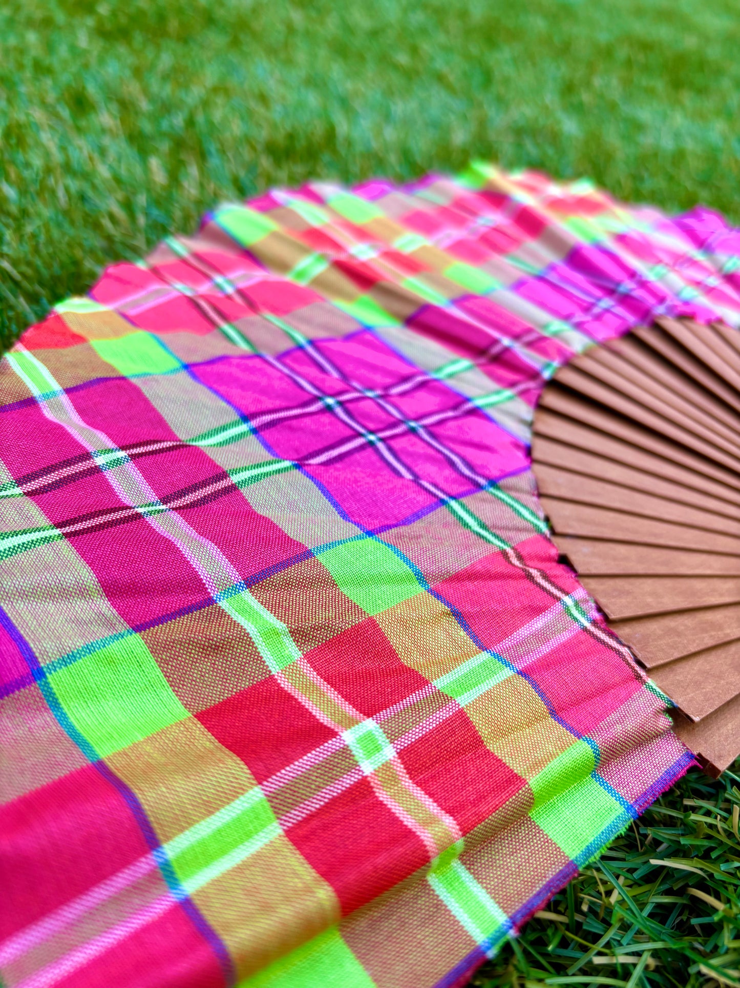 Abanico cuadros rojo verde