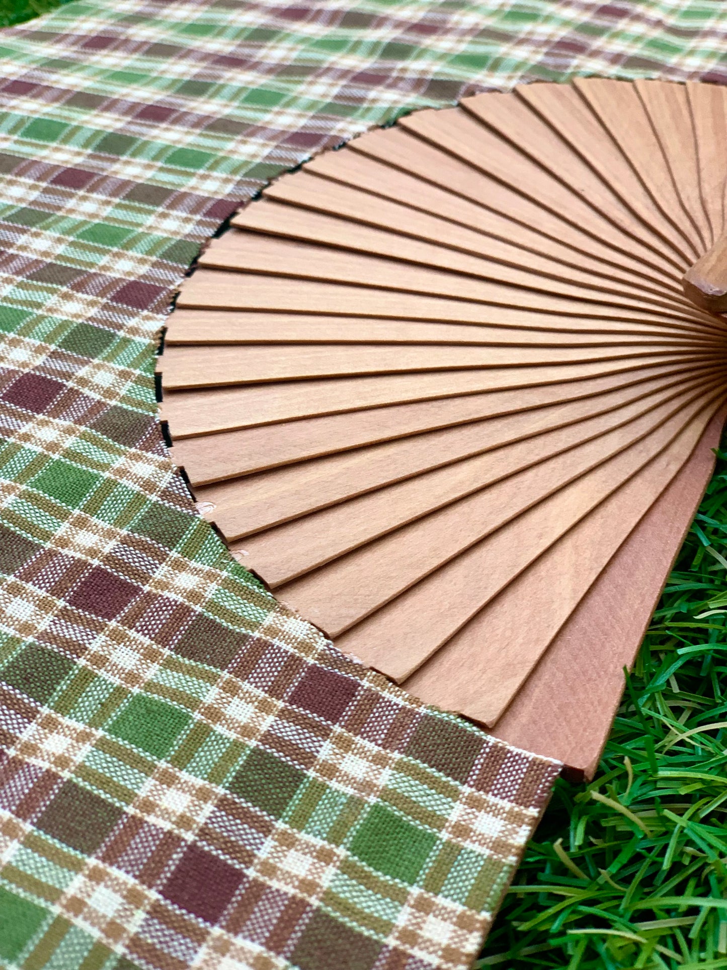 Abanico cuadros marrones