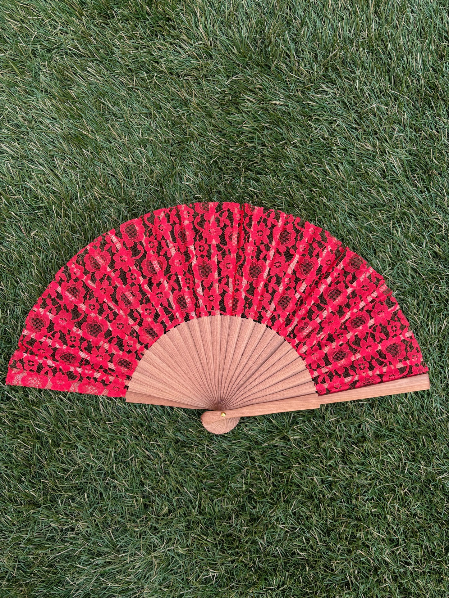 Abanico encaje rojo