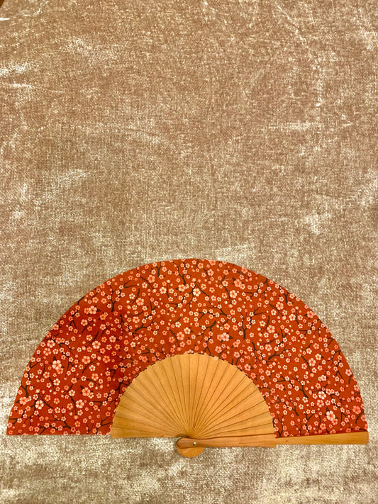 Abanico rojo flores japonesas