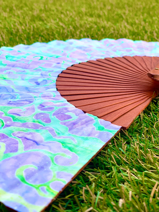 Abanico batik verde