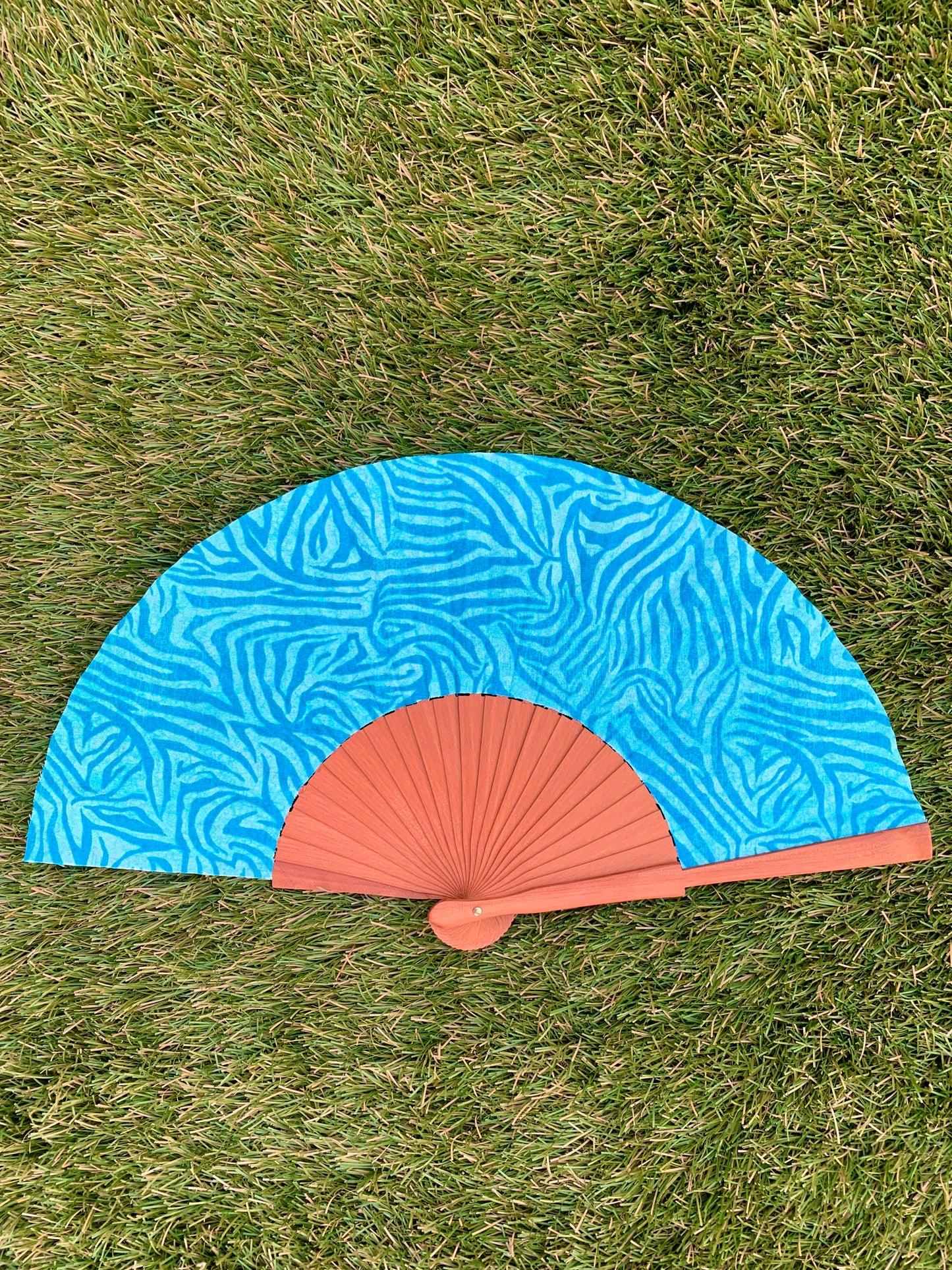 Abanico animal print azul