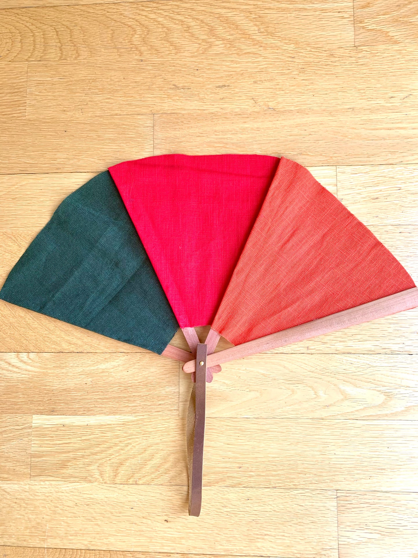 Abanico vela lino verde, roja y naranja