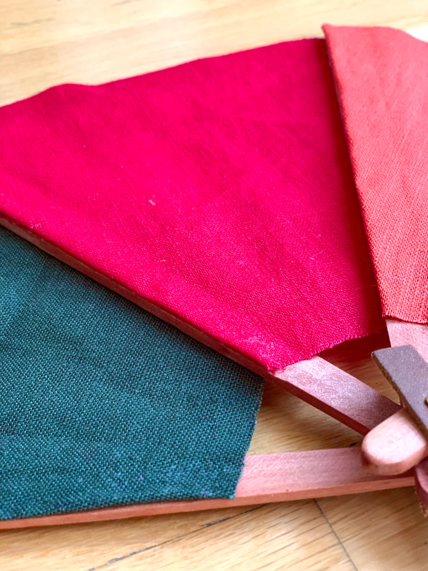 Abanico vela lino verde, roja y naranja