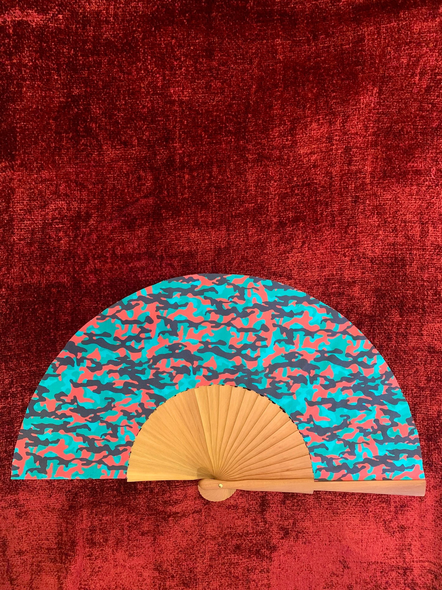 Abanico camuflaje verde rojo
