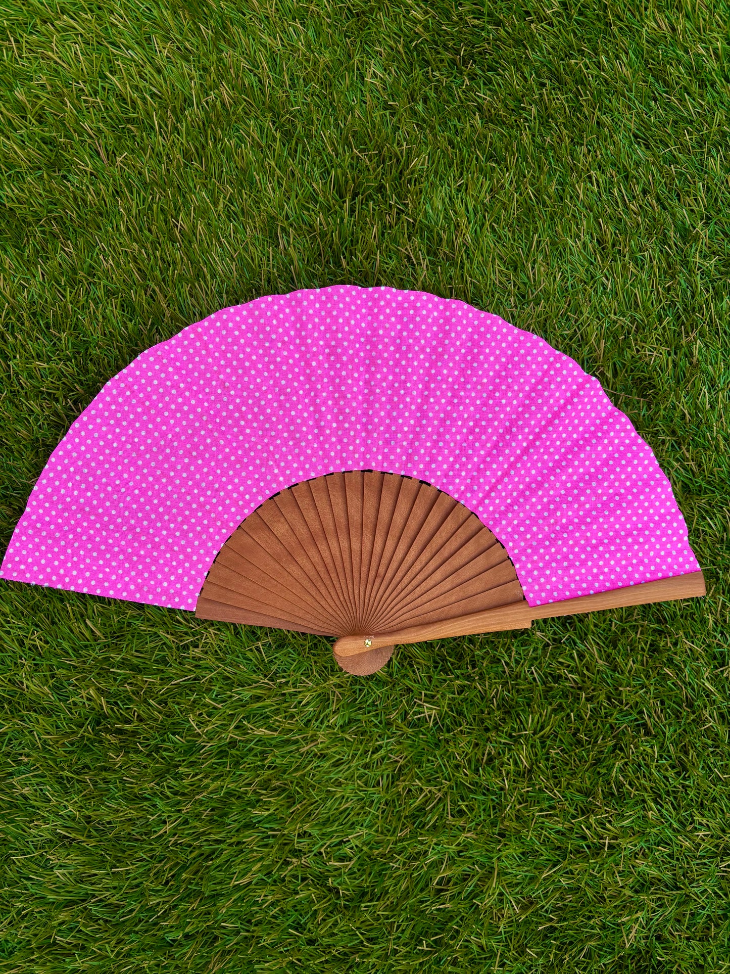 Abanico lunares blancos y fucsia